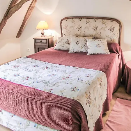 Casa vacanze 3 Bedroom In Fleurac (Dordogne)